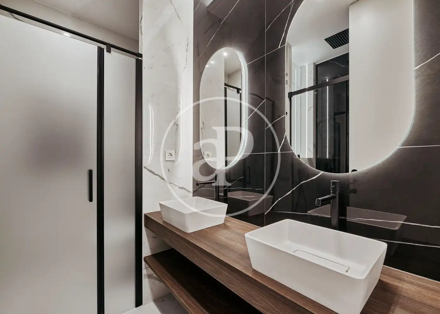 Badezimmer von Wohnung zum Verkauf in Madrid mit Klimaanlage, Heizung und Möbliert