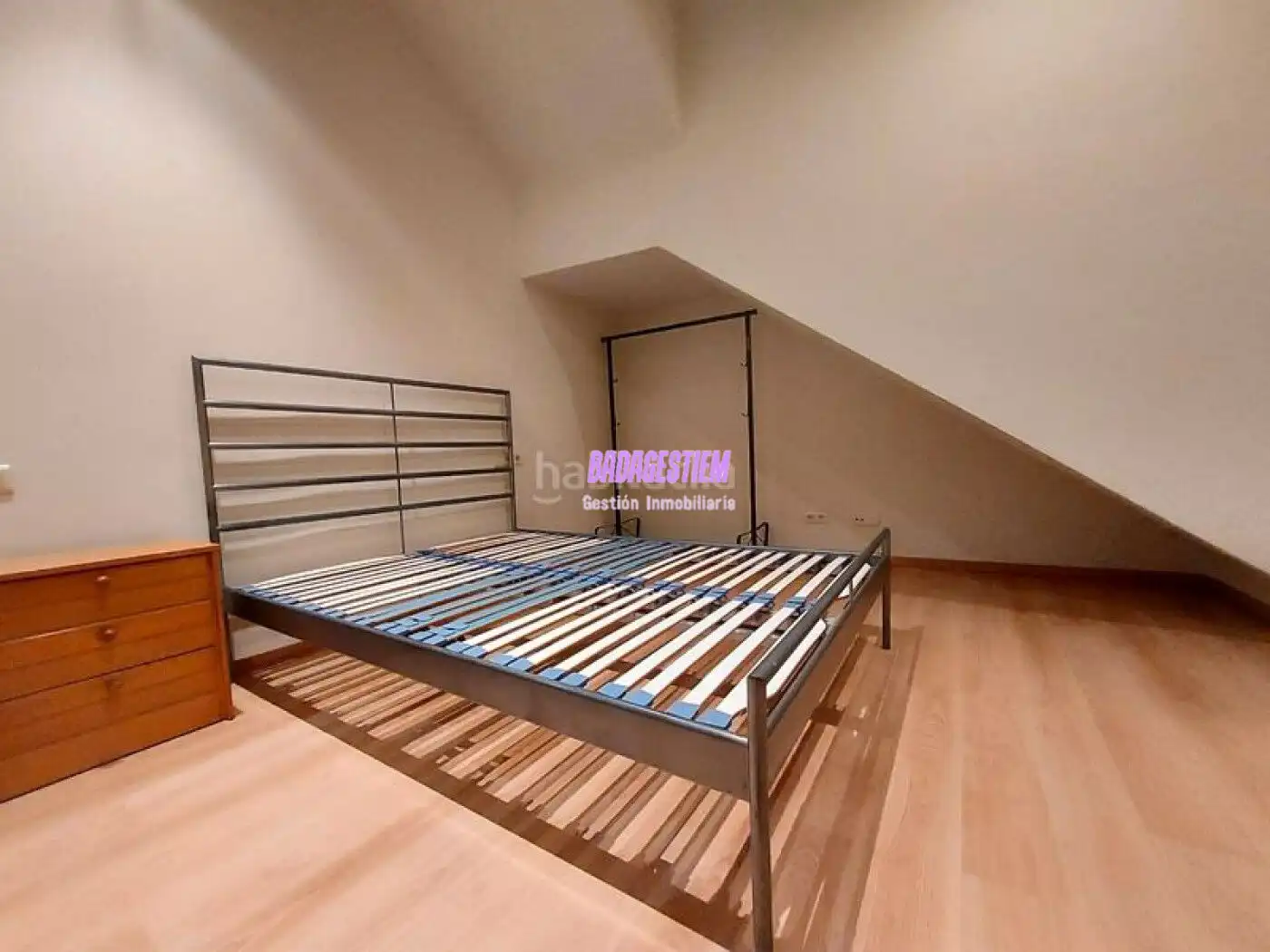 Habitación de Estudio de alquiler en Badalona con Parquet y Amueblado