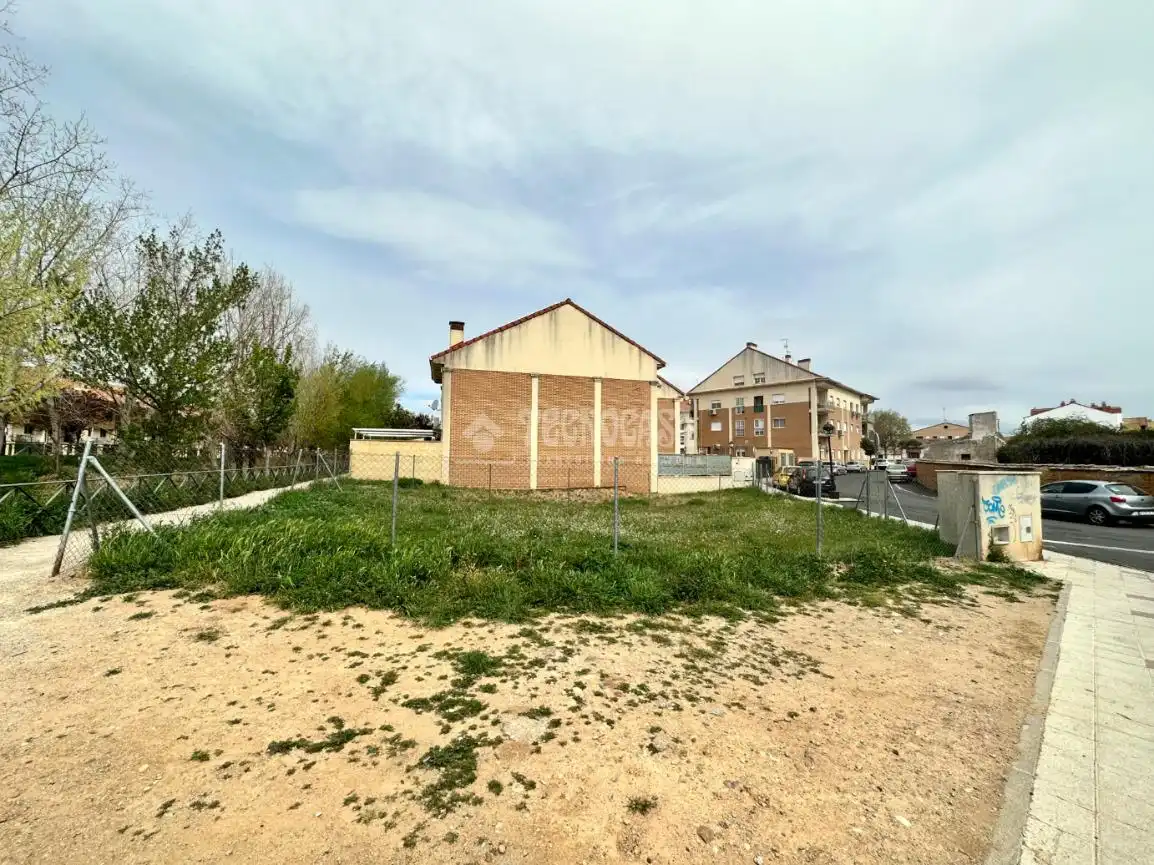 Terreny residencial en venda a Alovera