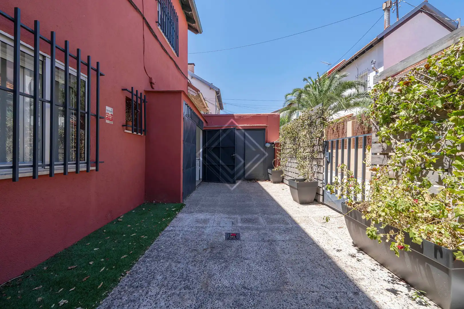 Vista exterior de Casa o chalet en venta en Madrid con Terraza