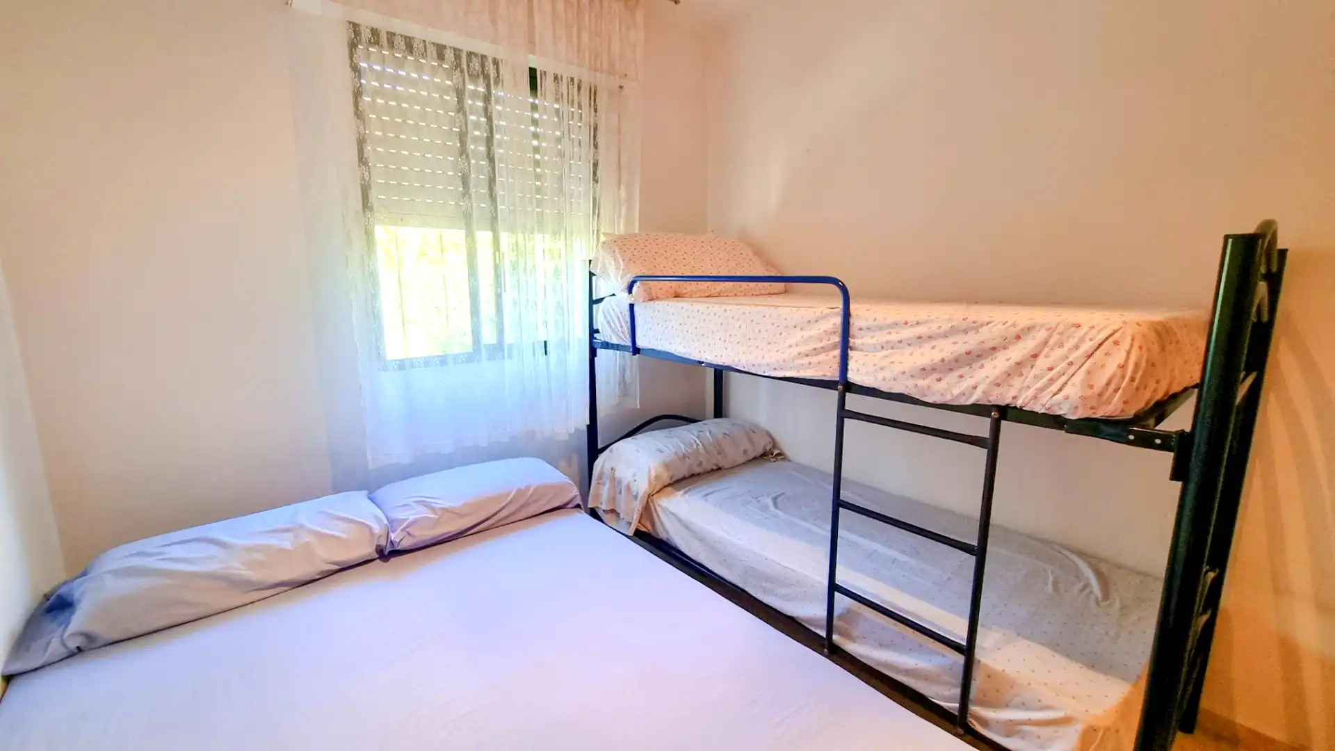 Habitación de Piso en venta en Chipiona con Amueblado