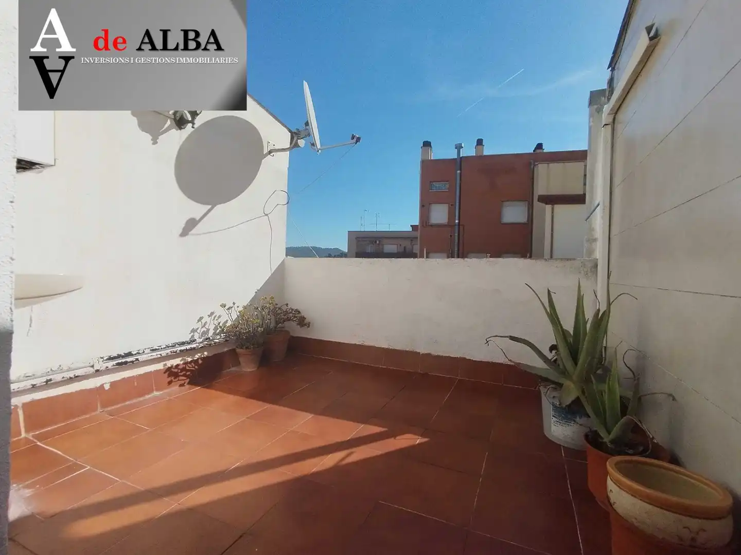Penthouse with terrace for sale in Carrer Narcís Monturiol