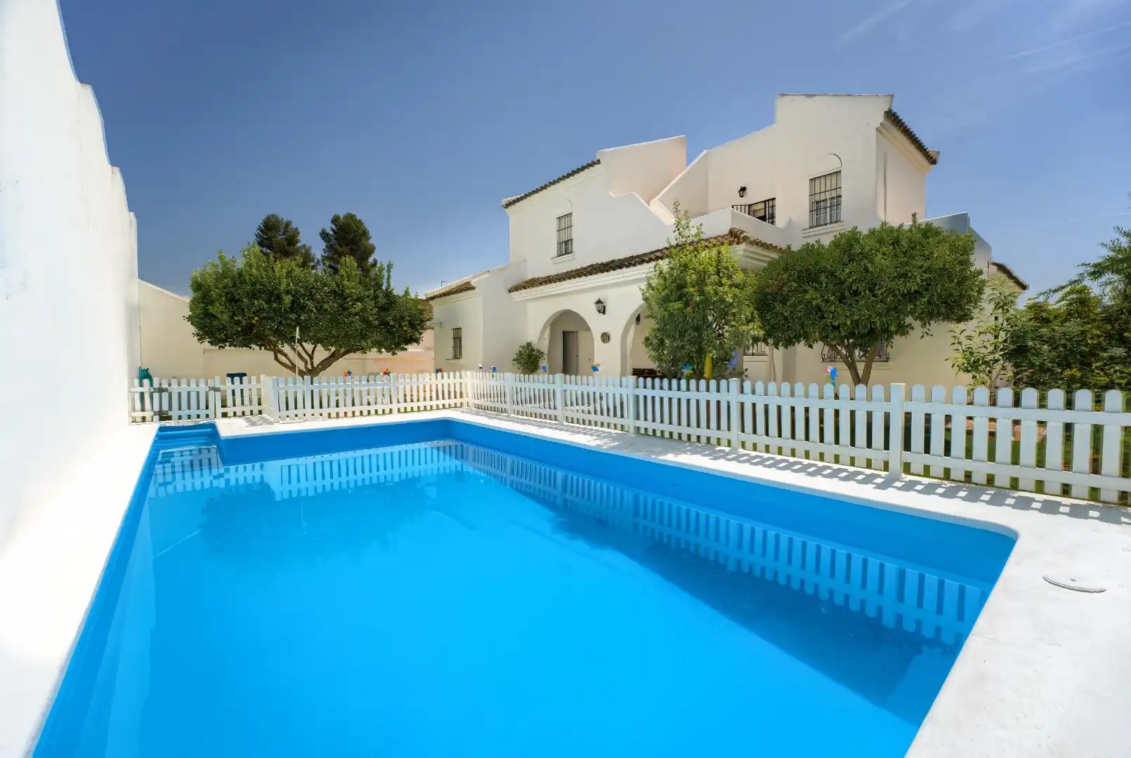 Swimming pool of Houses for sale in Tomares  with Air Conditioner, Heating and Private garden