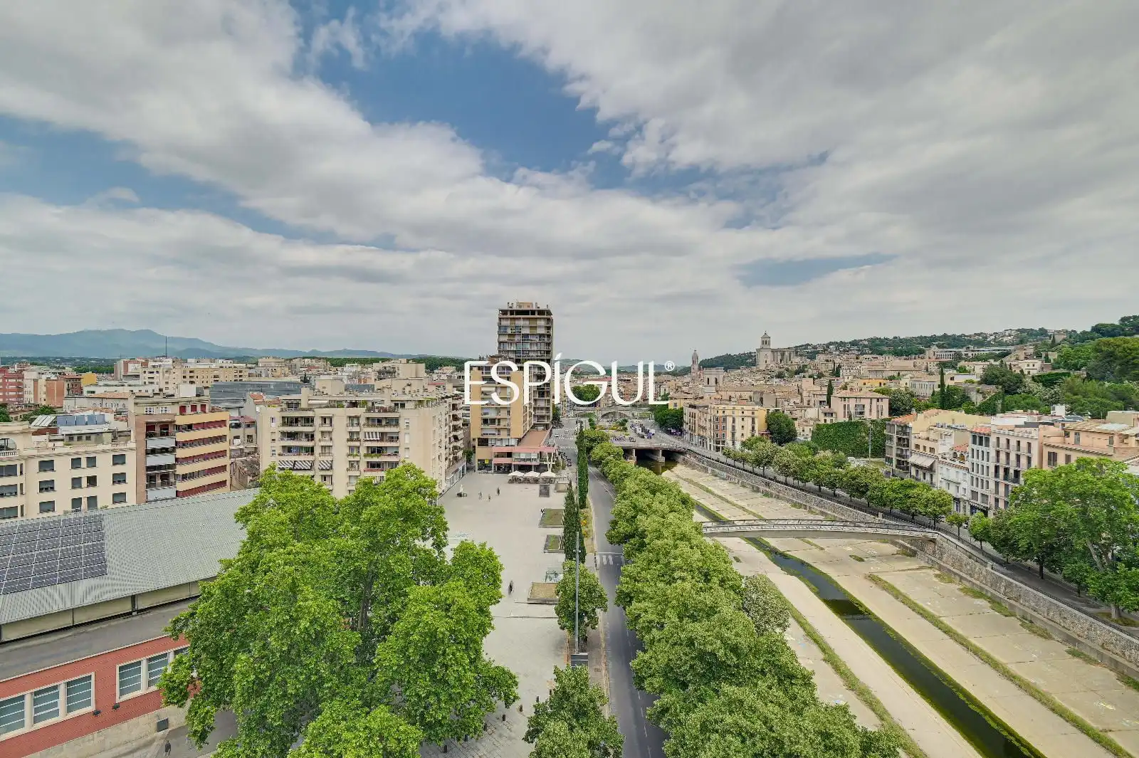 Vista exterior de Piso en venta en Girona con Calefacción, Parquet y Amueblado