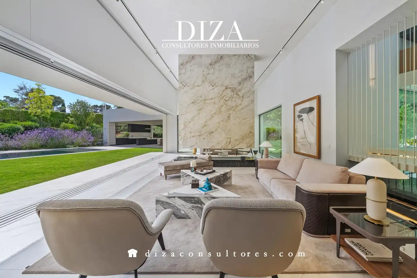 Sala de estar de Casa o chalet en venta en Pozuelo de Alarcón con Aire acondicionado, Calefacción y Jardín privado