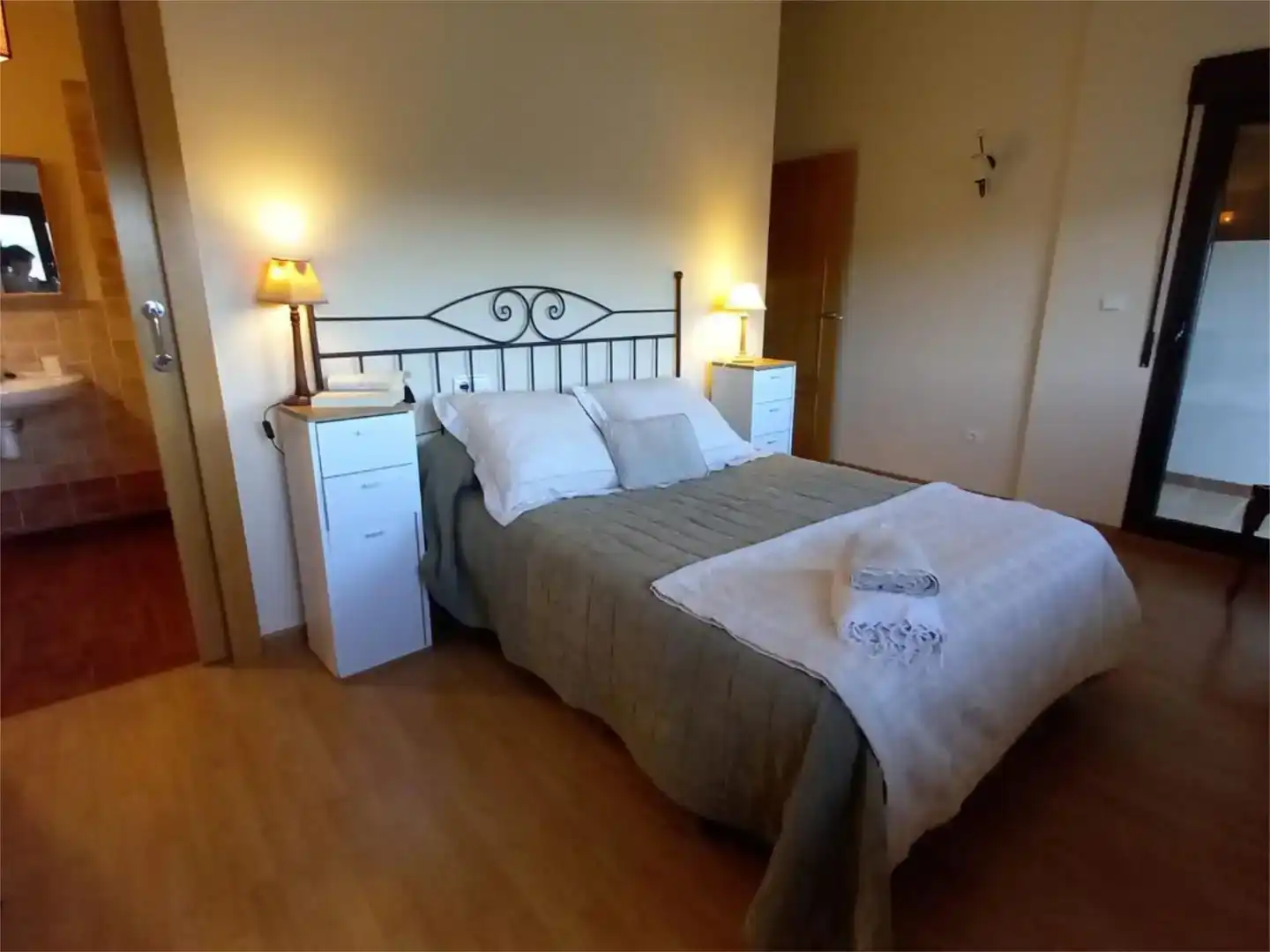 Dormitori de Casa adosada en venda en Valdeavellano de Tera amb Jardí privat, Traster i Moblat