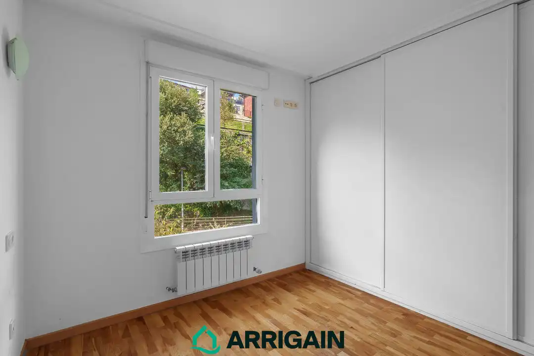 Habitación de Piso en venta en Donostia - San Sebastián  con Calefacción, Terraza y Alarma