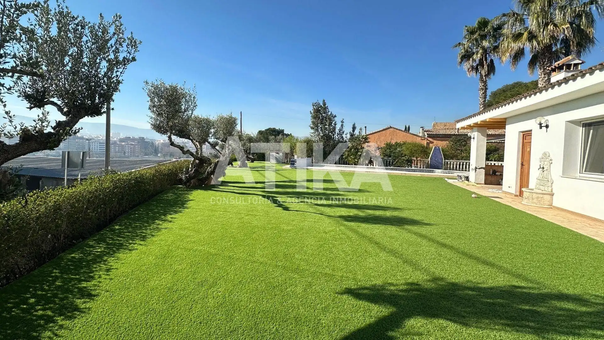 Houses for sale in Ontinyent  with Air Conditioner, Private garden and Parquet flooring