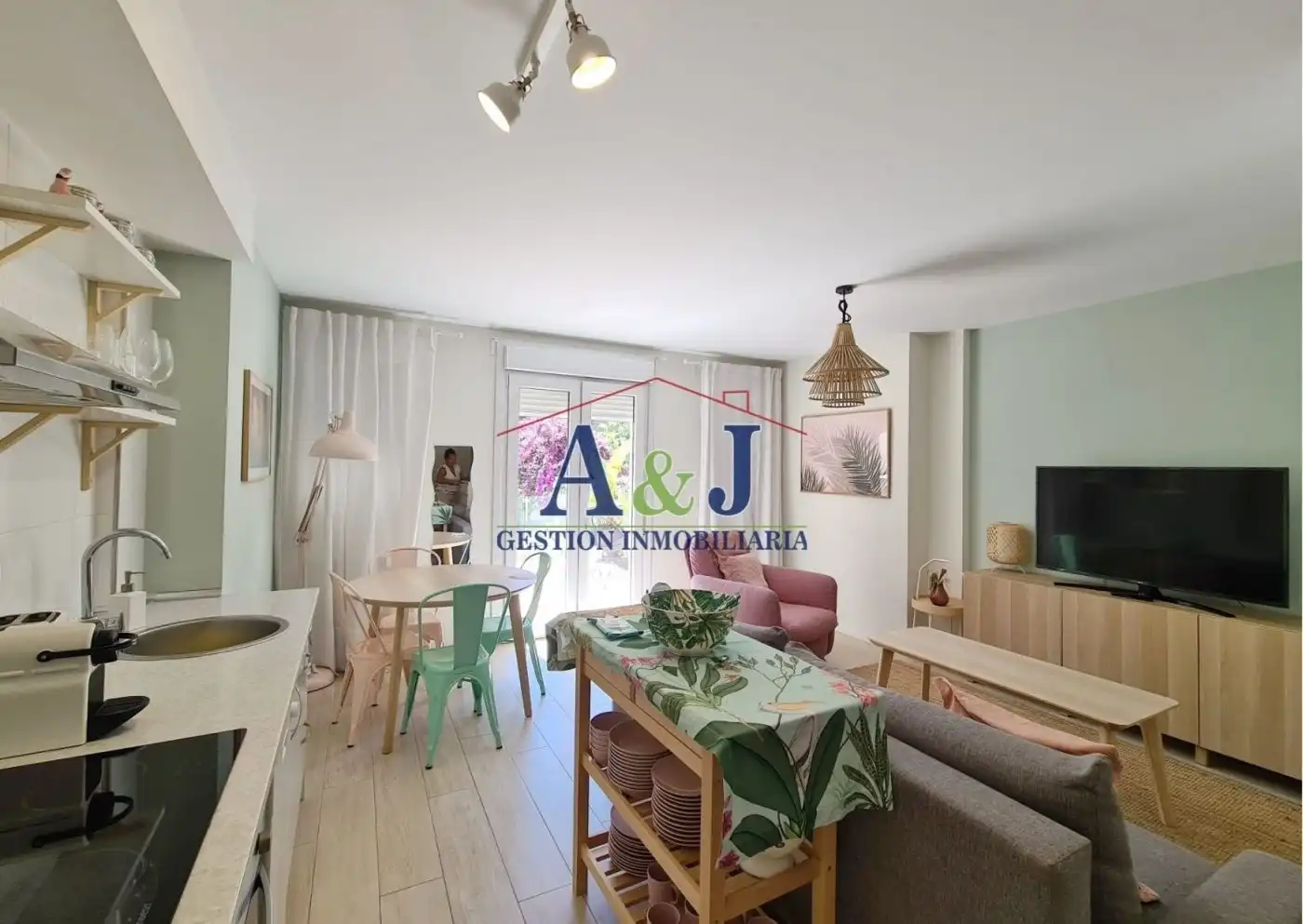 Sala d'estar de Planta baixa de lloguer en Santander amb Calefacció, Jardí privat i Terrassa