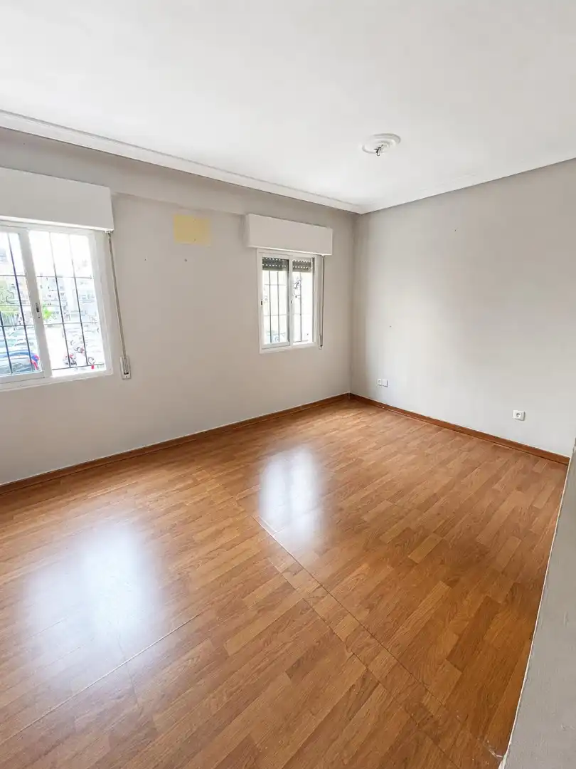 Habitación de Piso en venta en Sevilla con Balcón