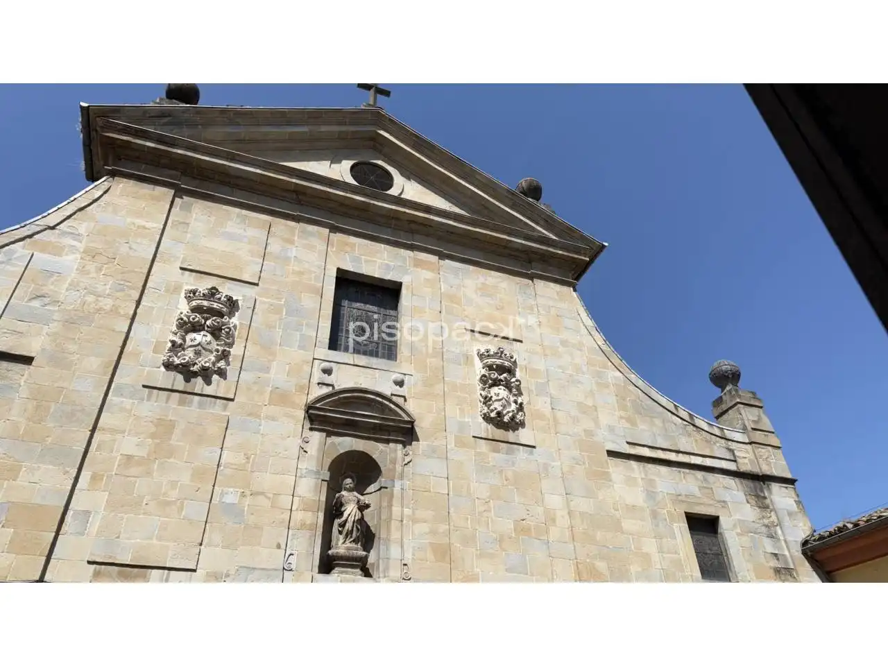 Exterior view of Flat for sale in  Pamplona / Iruña  with Heating, Parquet flooring and Storage room