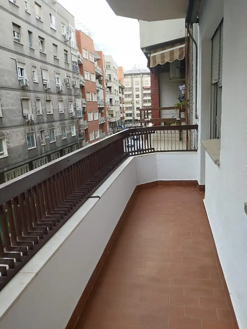 Piso con terraza en venta en Avenida Granada