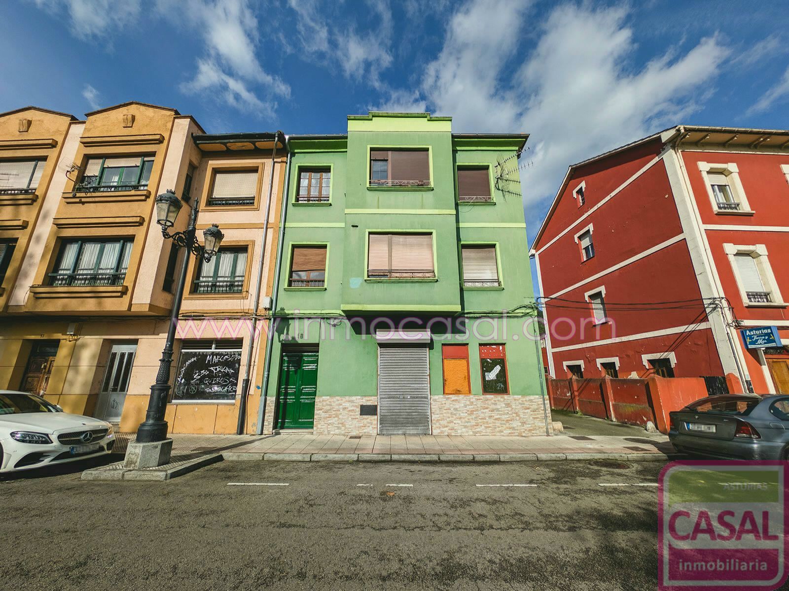 Vista exterior de Pis en venda en Oviedo  amb Calefacció, Traster i Moblat