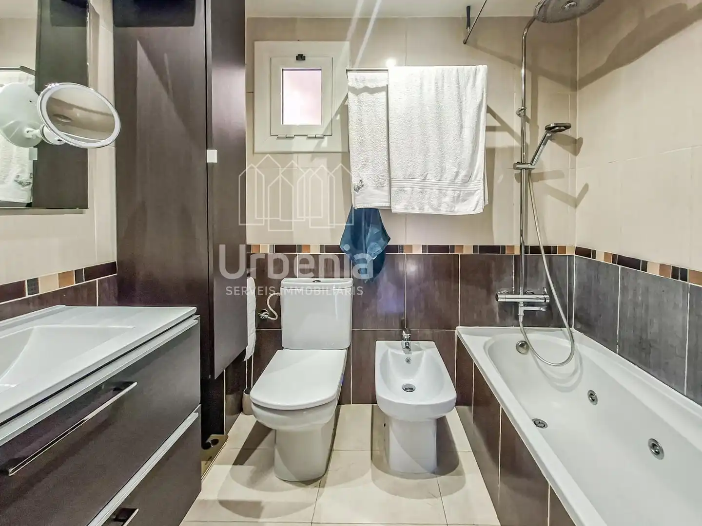 Badezimmer von Wohnung zum Verkauf in Mataró mit Klimaanlage, Heizung und Terrasse