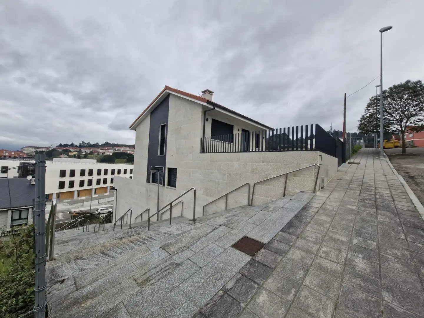 Vista exterior de Casa o chalet en venta en Ourense Capital  con Calefacción, Terraza y Balcón