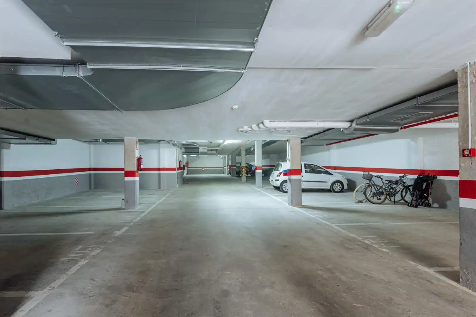 Parkplatz von Garage zum Verkauf in Ribadesella