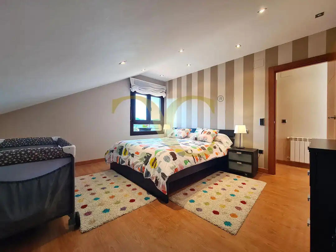 Habitación de Casa o chalet en venta en Siero con Calefacción, Terraza y Trastero