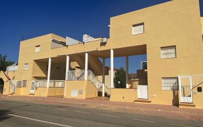 Vista exterior de Dúplex en venda en Los Alcázares amb Aire condicionat i Terrassa