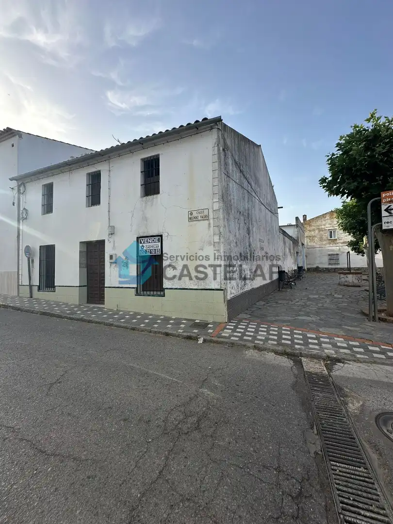 Vista exterior de Casa adosada en venta en Oliva de la Frontera