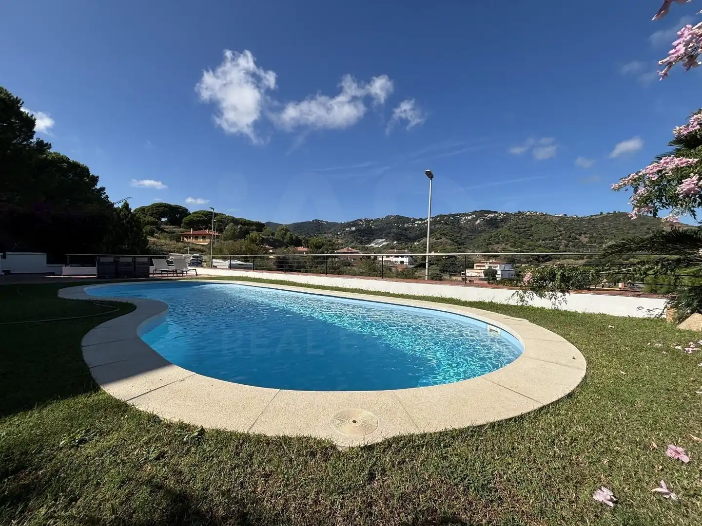 Piscina de Casa o xalet en venda en Calella amb Aire condicionat, Terrassa i Piscina