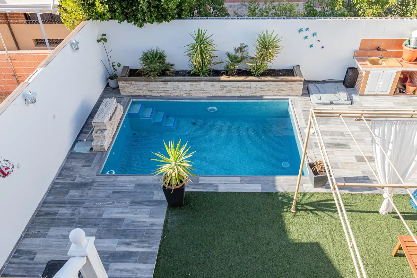 Piscina de Casa o chalet en venta en Madrid con Aire acondicionado, Calefacción y Jardín privado