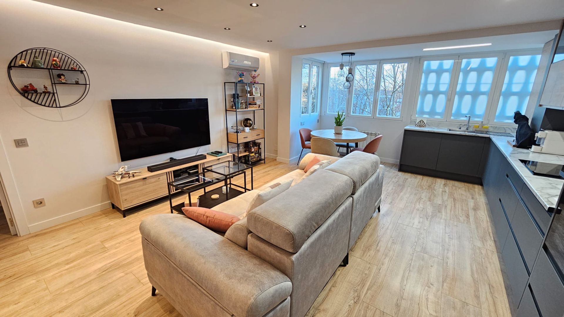 Living room of Flat for sale in  Madrid Capital  with Air Conditioner, Heating and Terrace