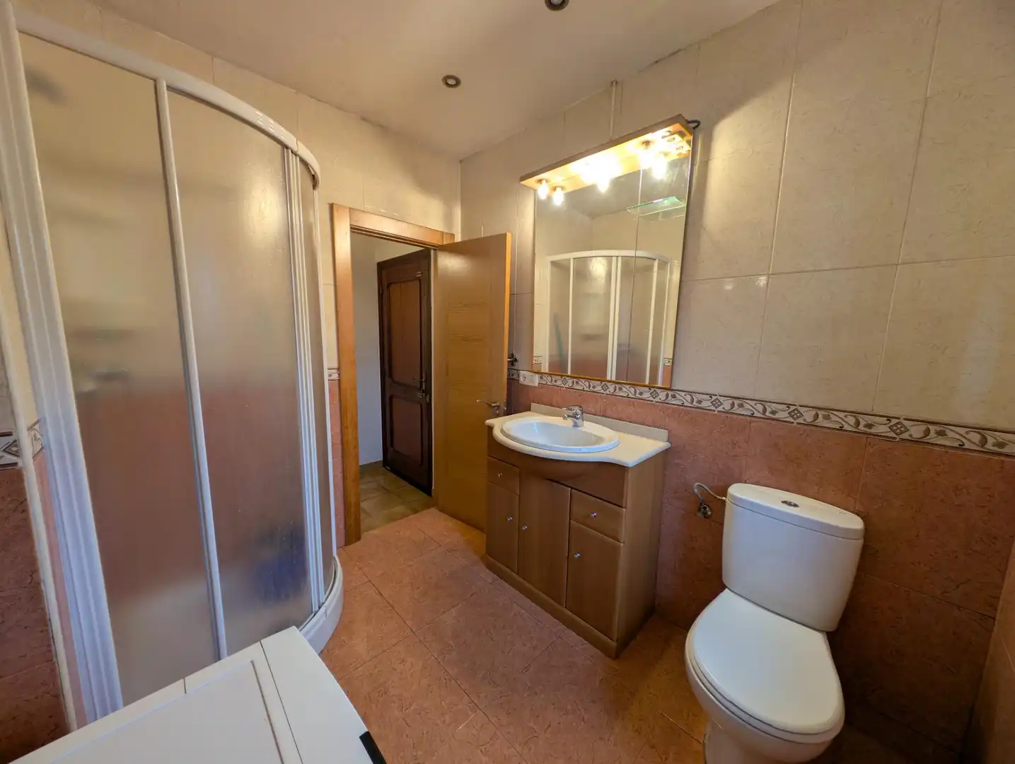 Baño de Piso en venta en San Martín del Rey Aurelio con Calefacción, Trastero y Balcón