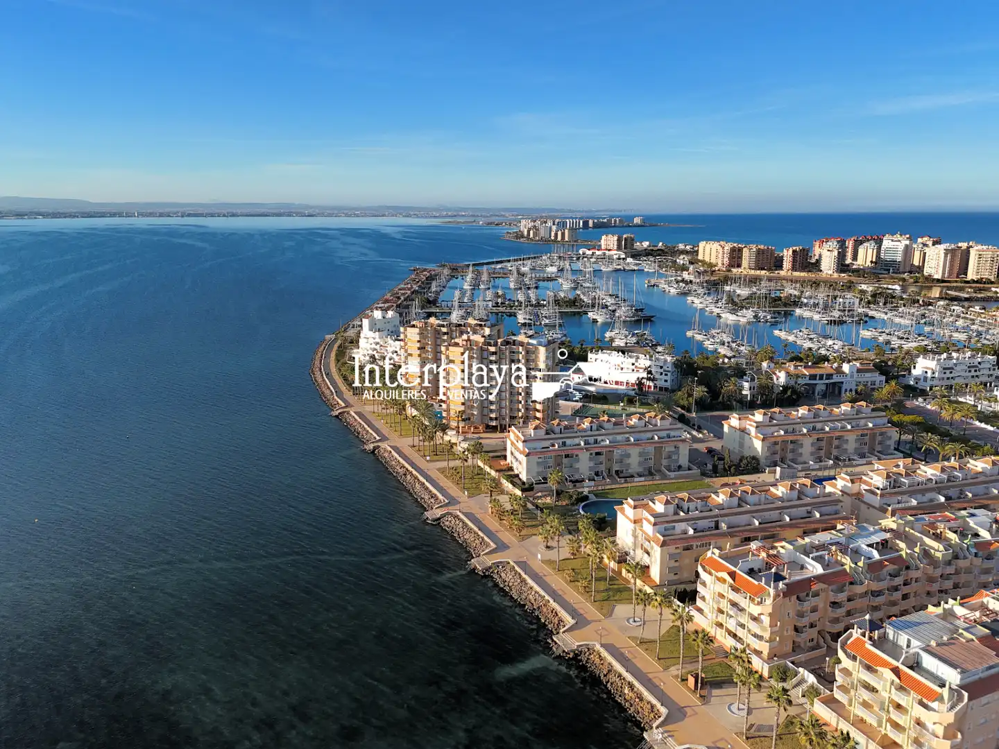 Maisonette zum Verkauf in La Manga del Mar Menor mit Klimaanlage, Möbliert und Gemeinschaftspool