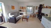 Sala d'estar de Casa o xalet en venda en Dos Hermanas amb Jardí privat i Piscina comunitària