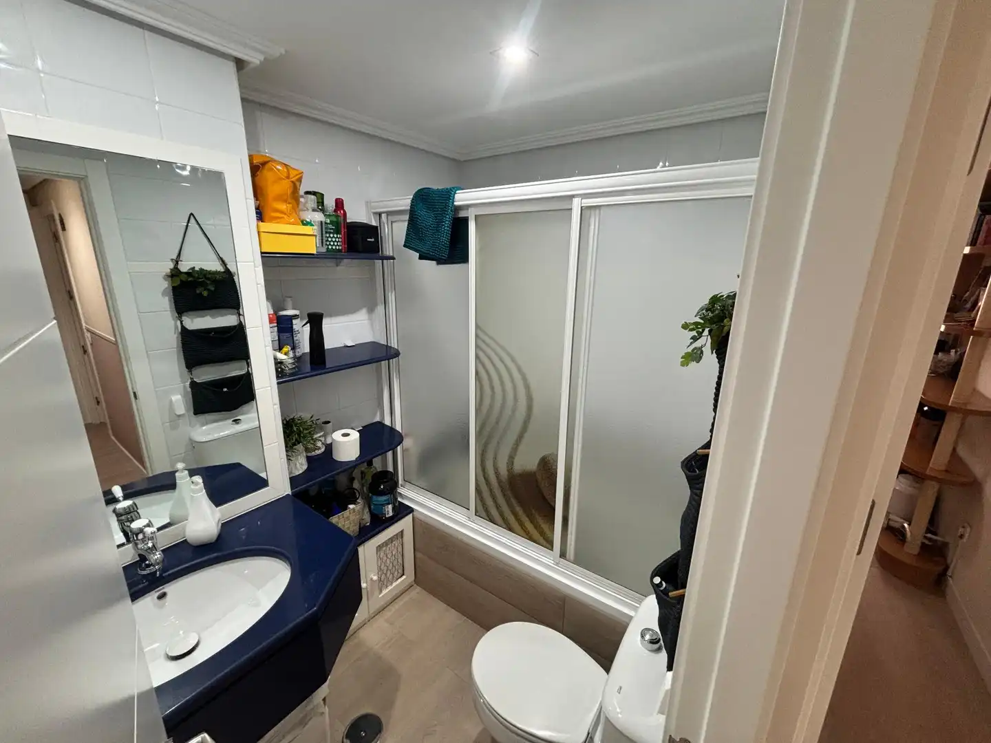 Badezimmer von Wohnung zum Verkauf in Madrid mit Klimaanlage, Heizung und Abstellraum