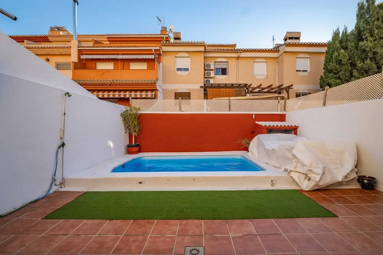 Reihenhaus mit Pool zum Verkauf in Ogíjares, imagen 3
