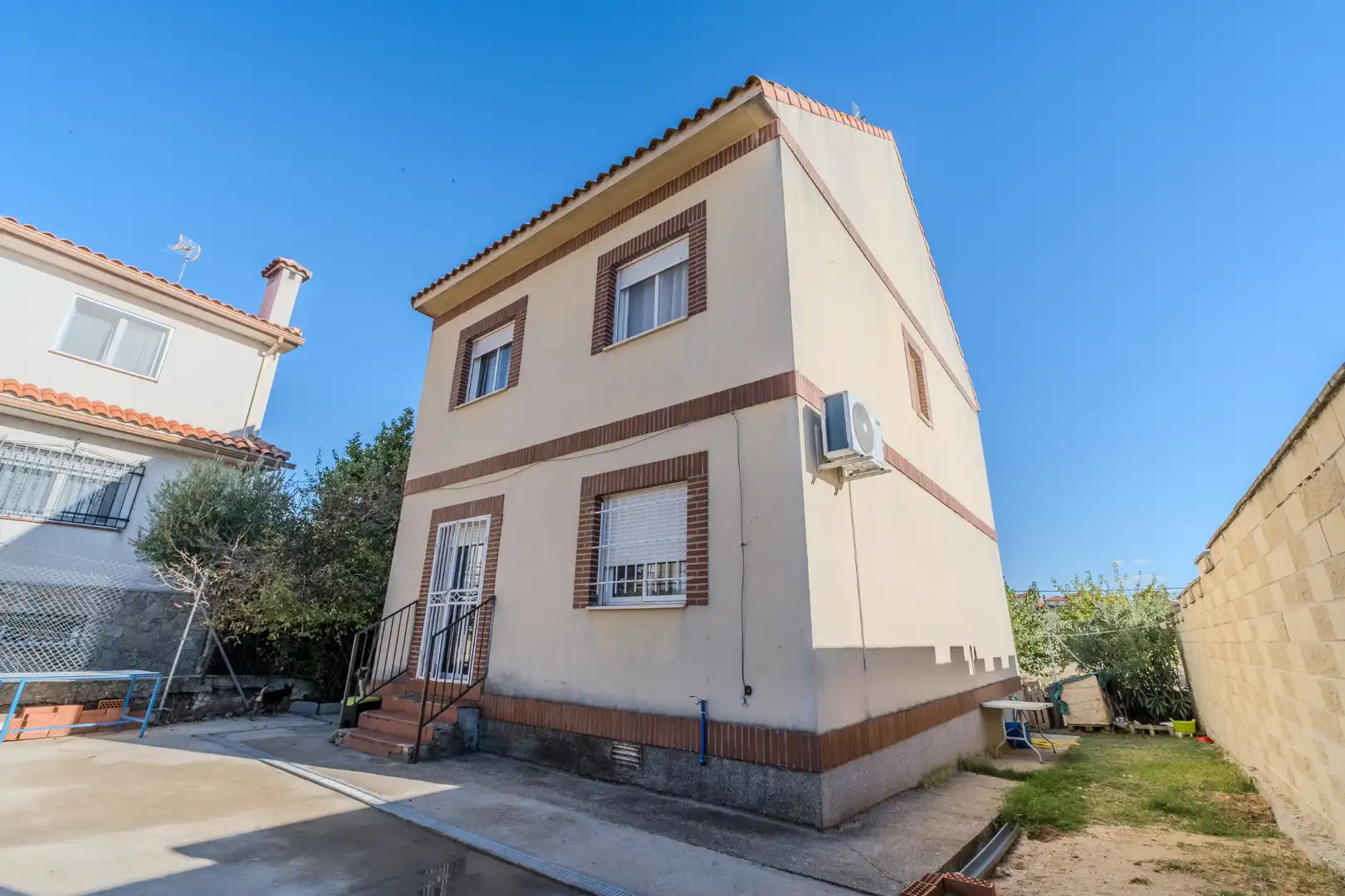 Detached house with garden for sale in Avenida Juan Pablo II, imagen 3
