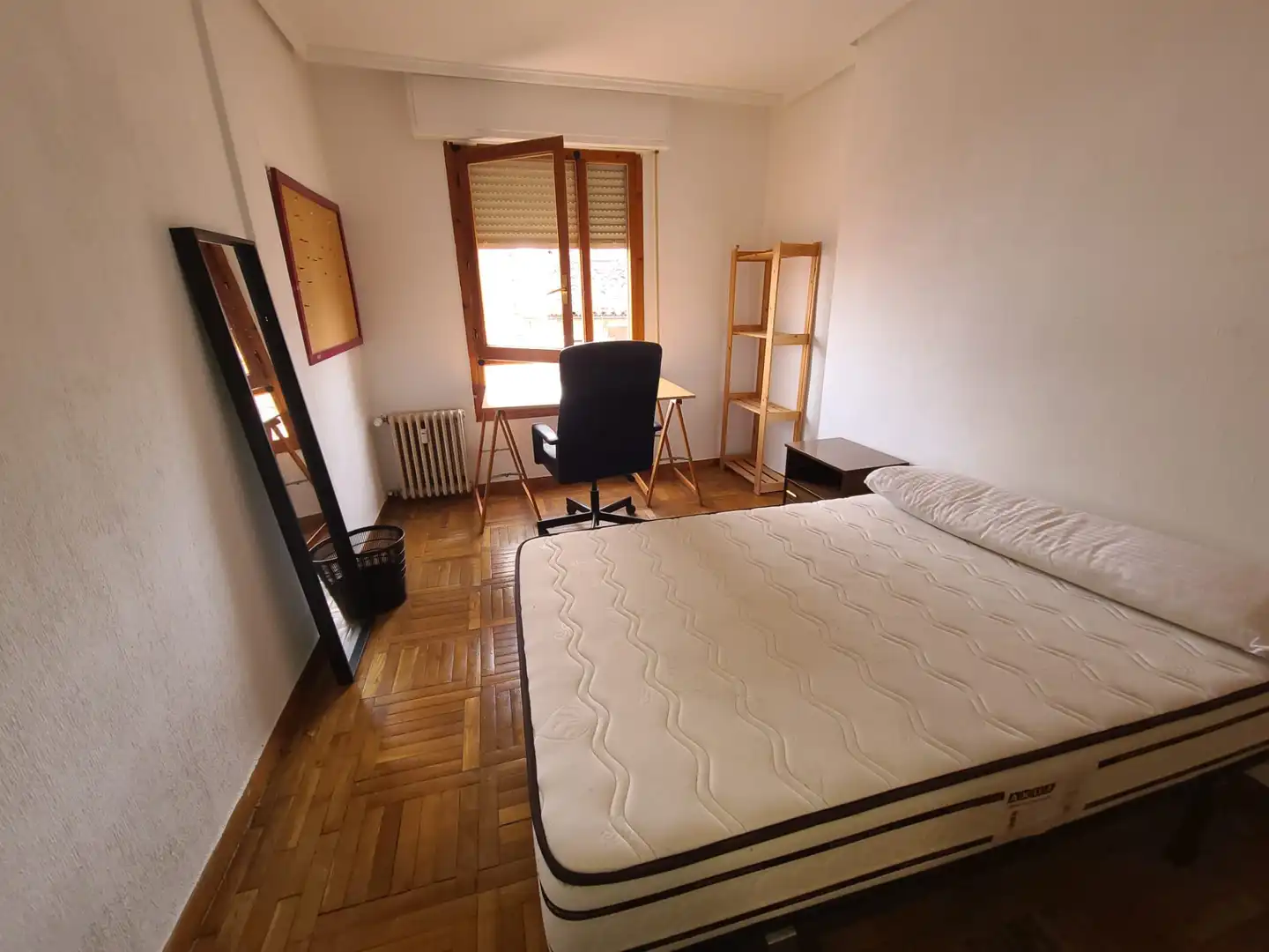 Wohnung zur Miete in Calle Rúa Oscura, Centro