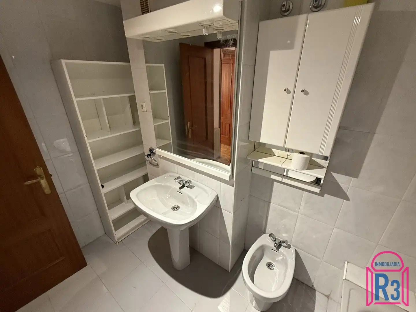 Baño de Piso de alquiler en León Capital  con Calefacción, Terraza y Trastero