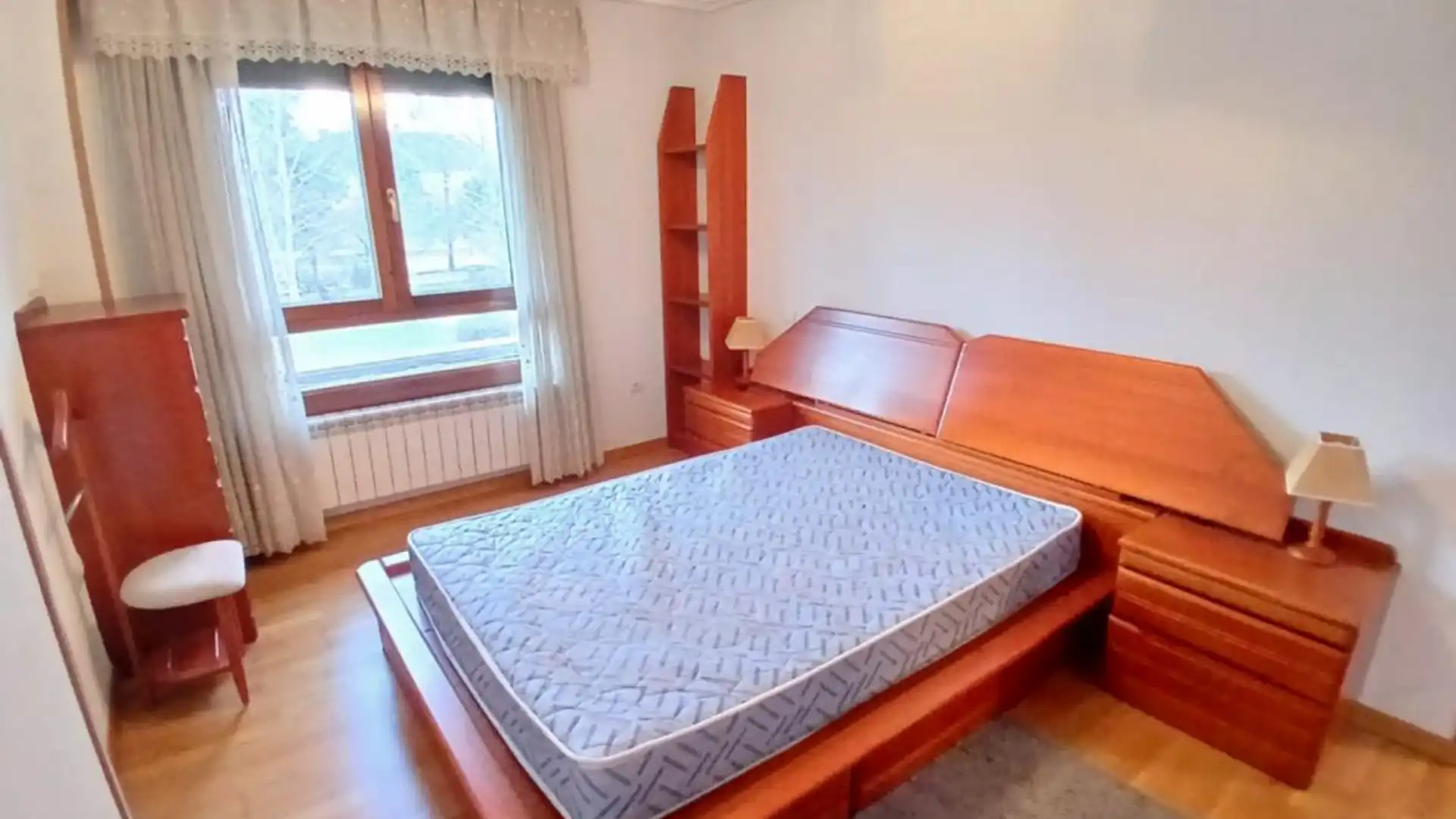 Habitación de Apartamento para compartir en Valladolid Capital con Amueblado, Horno y Lavadora