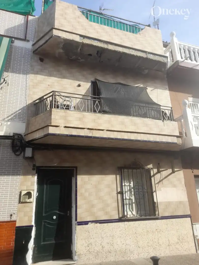 Exterior view of Flat for sale in Barrio Alto