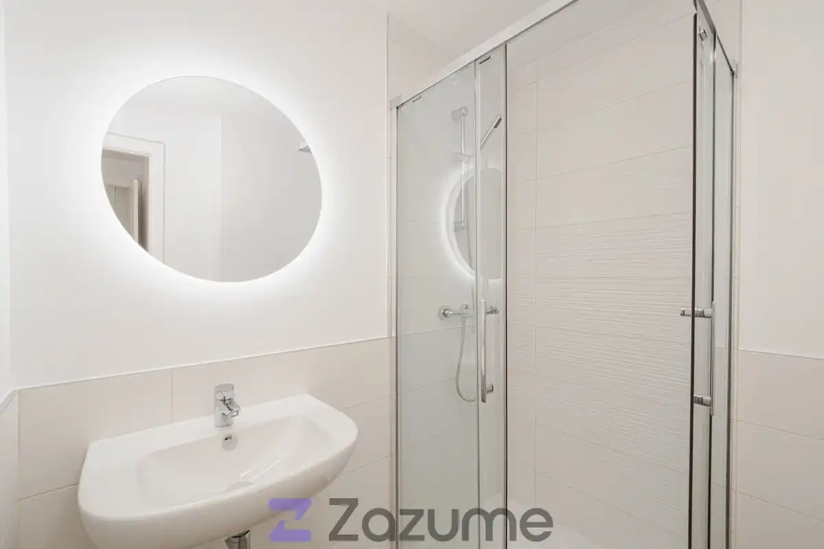 Badezimmer von Wohnung zur Miete in Dos Hermanas mit Klimaanlage, Heizung und Privatgarten