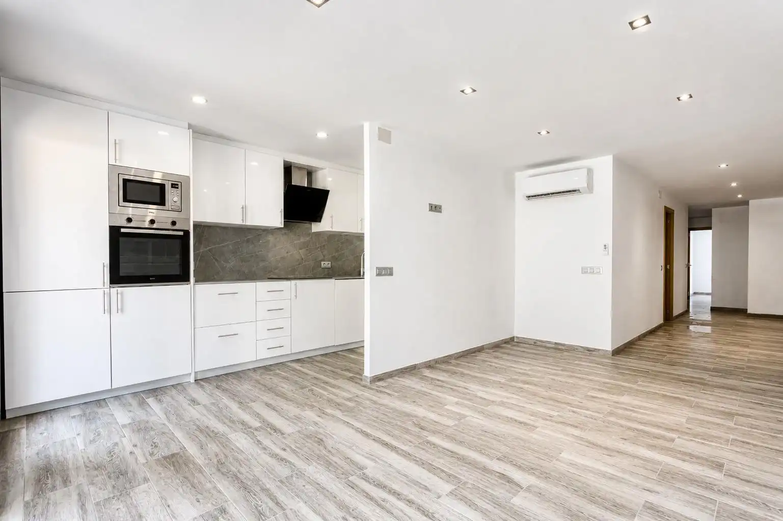 Küche von Wohnung zum Verkauf in Igualada mit Klimaanlage, Privatgarten und Terrasse