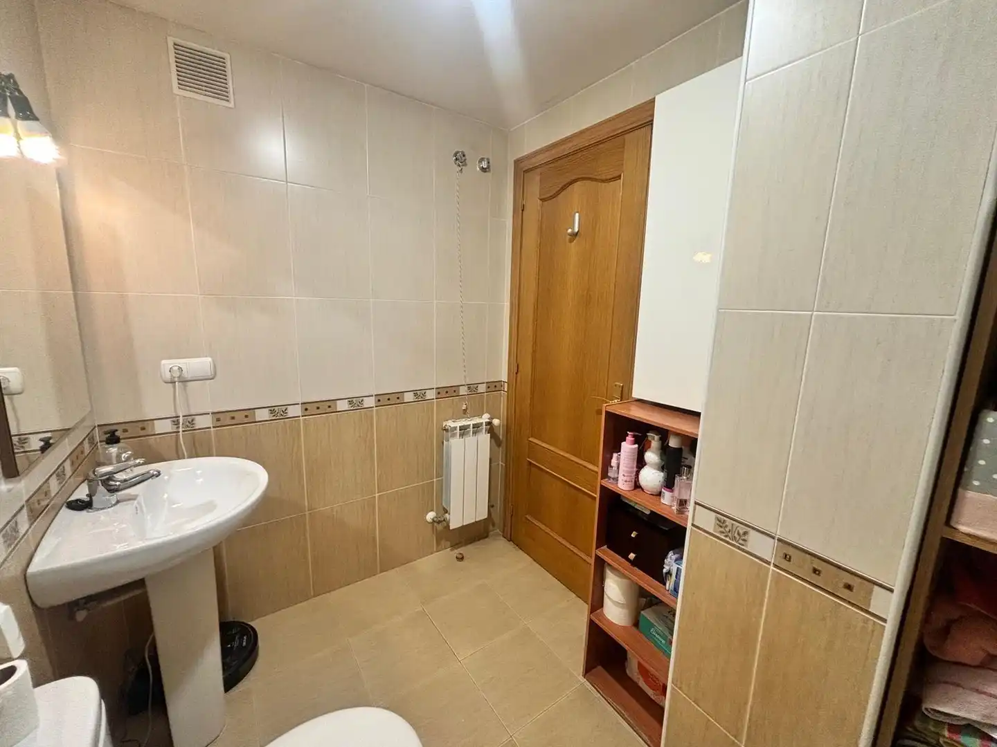 Baño de Piso en venta en Oviedo  con Calefacción, Parquet y Trastero