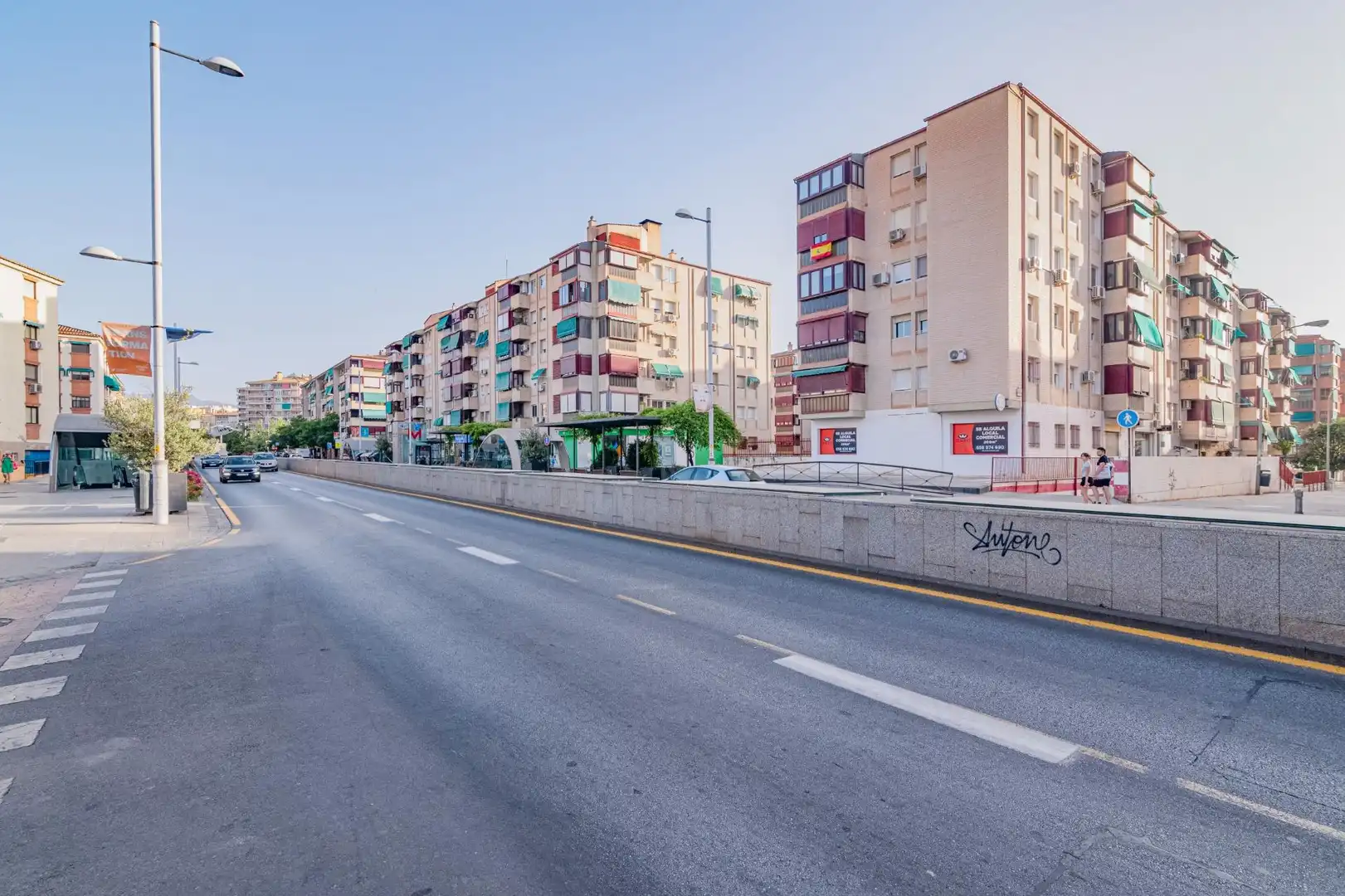 Vista exterior de Piso en venta en Granada con Aire acondicionado, Terraza y Amueblado