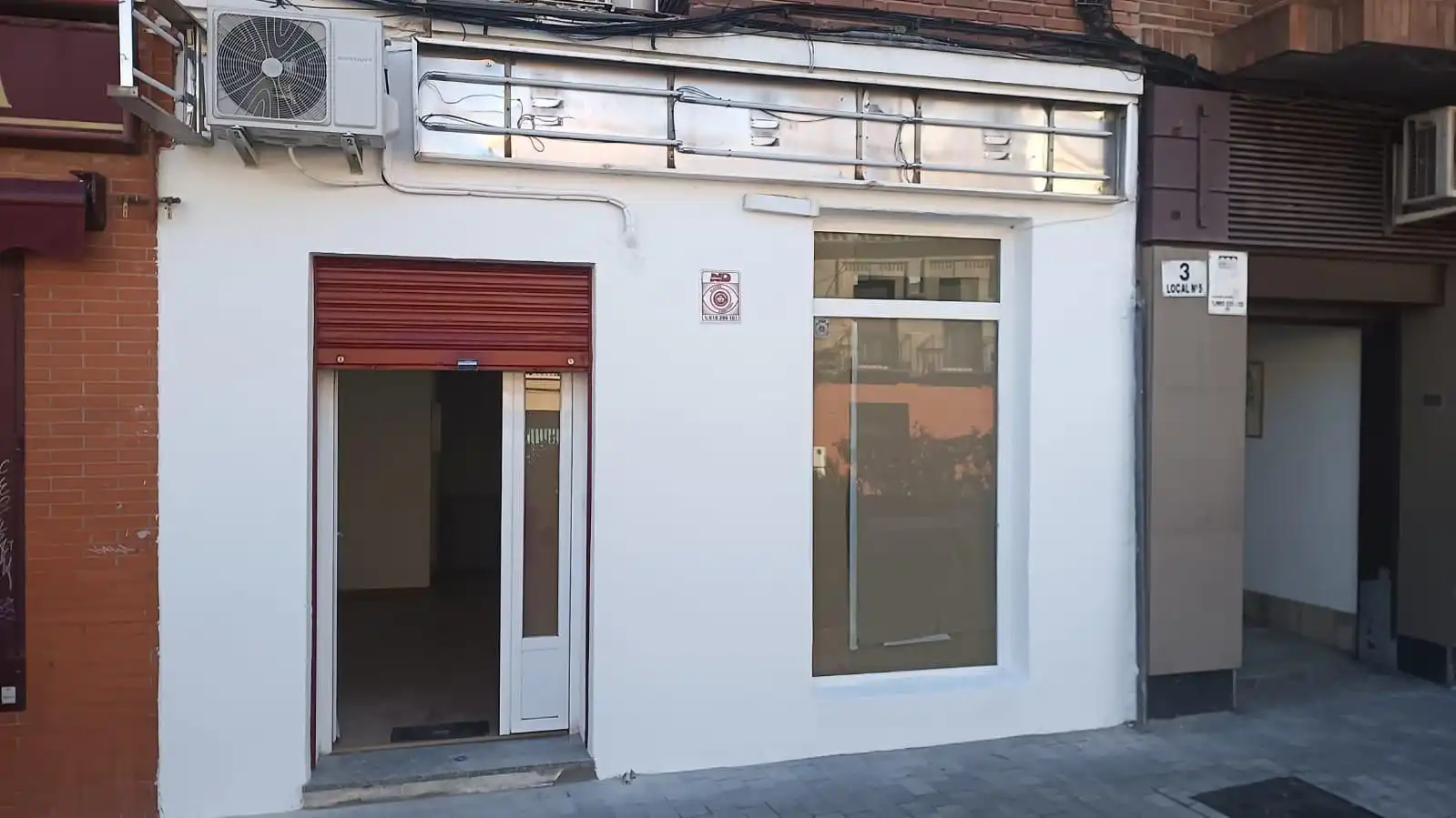 Vista exterior de Local de lloguer en Madrid amb Aire condicionat