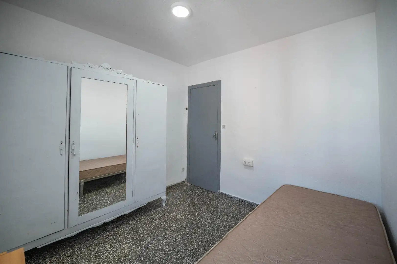 Bedroom of Flat for sale in Granada  with Air Conditioner