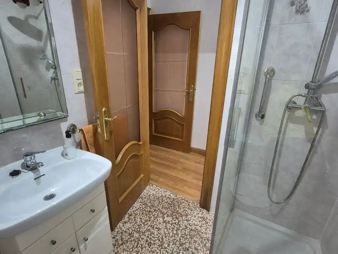Bany de Pis en venda en Utiel amb Balcó