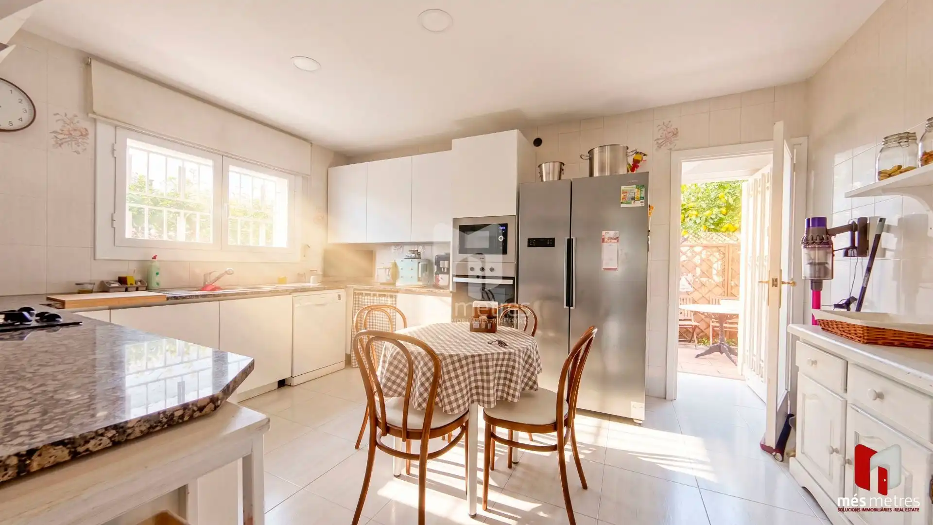 Cocina de Casa o chalet en venta en El Masnou con Calefacción, Jardín privado y Trastero