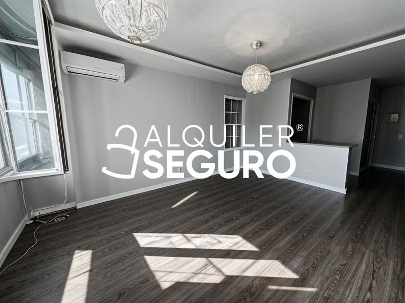 Bedroom of Flat to rent in Fuenlabrada  with Air Conditioner and Heating