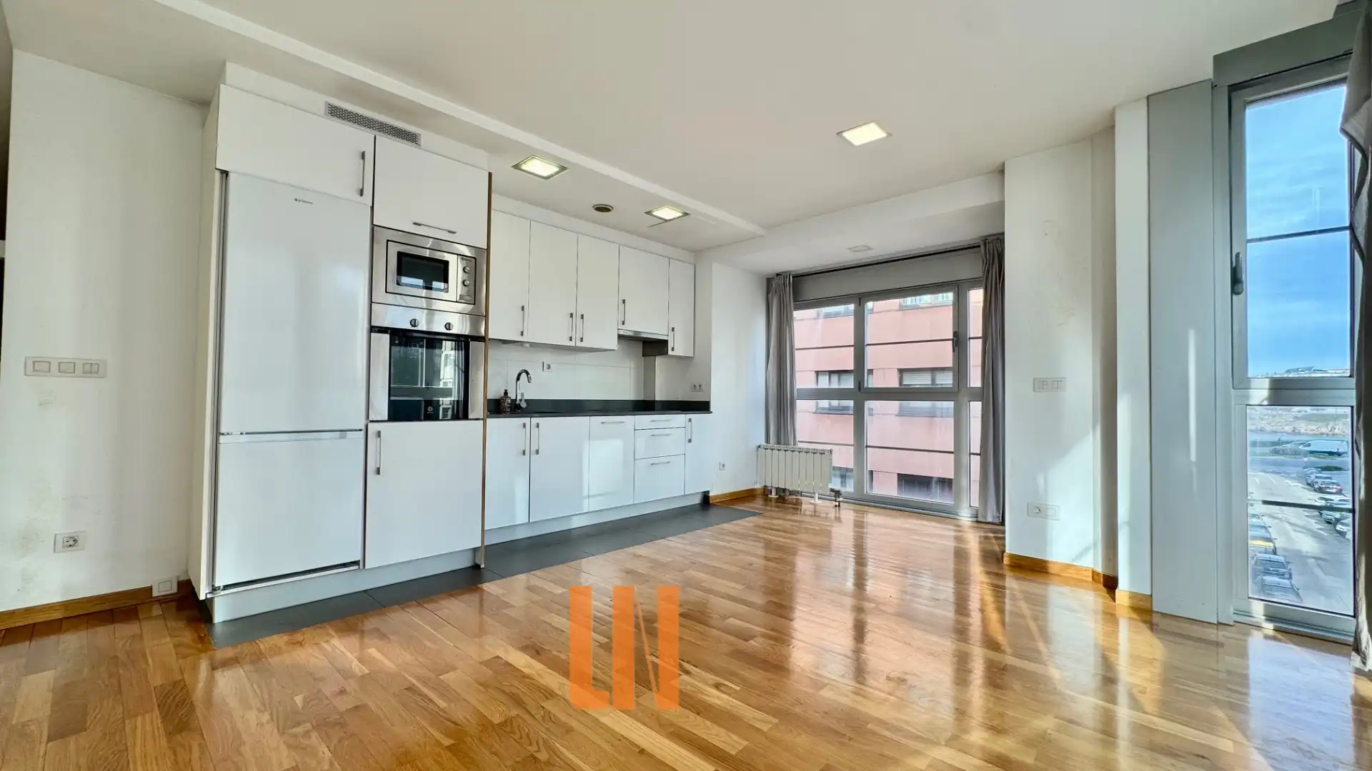 Cocina de Piso en venta en A Coruña Capital  con Calefacción, Trastero y Horno