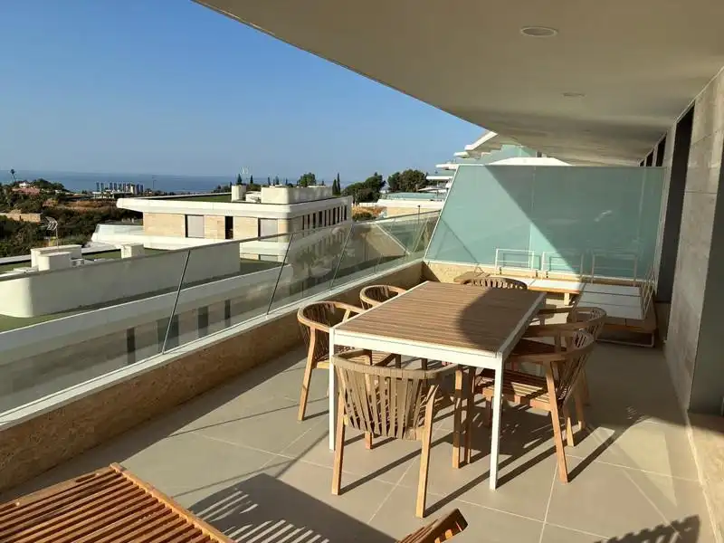Terrassa de Apartament de lloguer en Estepona amb Aire condicionat, Terrassa i Piscina