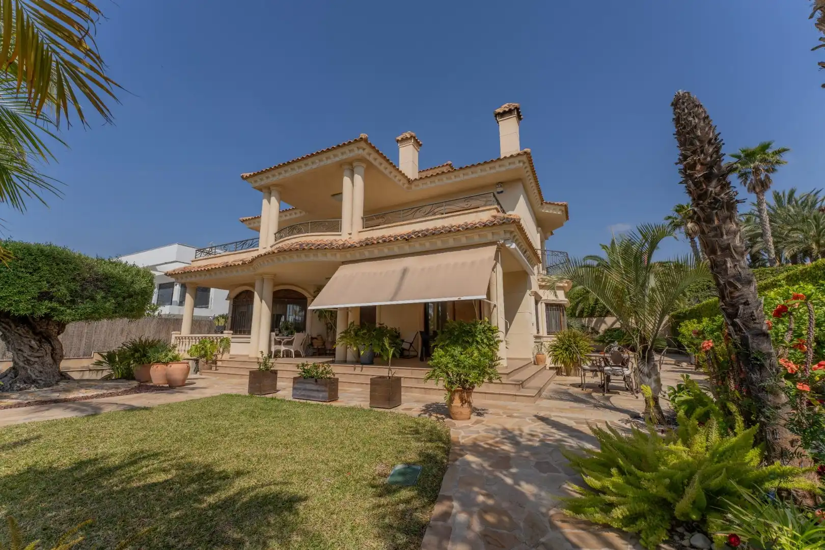 Garden of Houses for sale in Elche / Elx  with Air Conditioner, Heating and Private garden