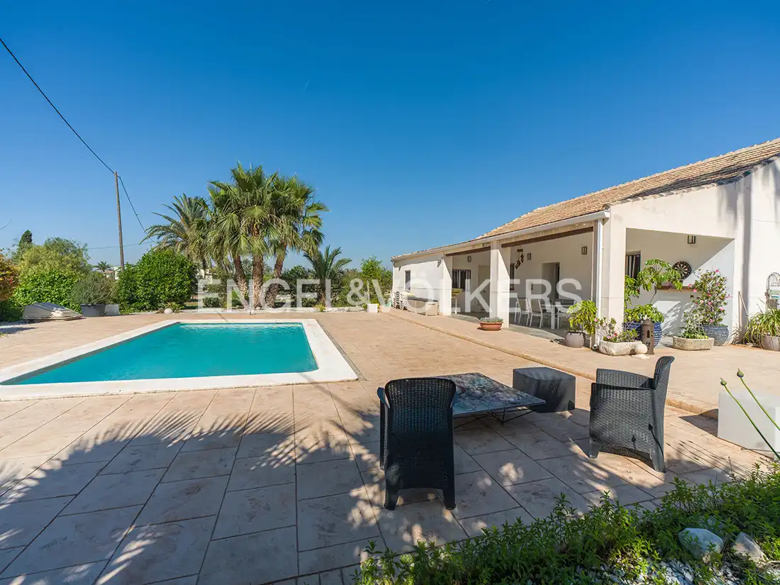 Vista exterior de Casa o chalet en venta en Santa Pola con Aire acondicionado, Calefacción y Jardín privado