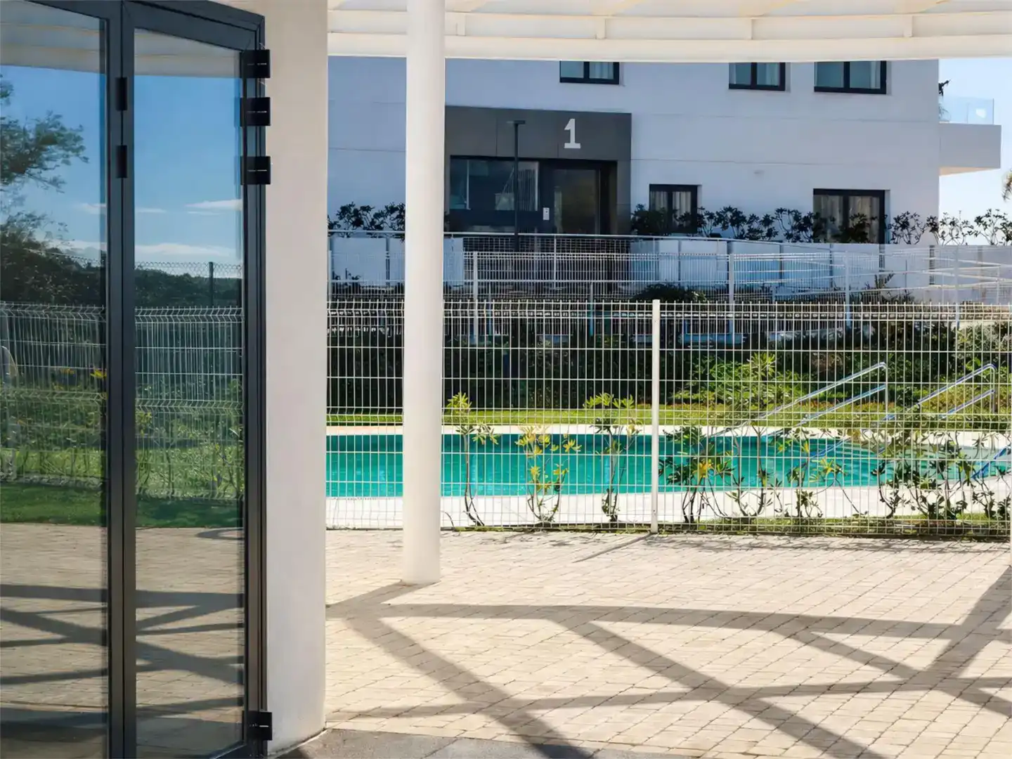 Piscina de Pis en venda en Estepona amb Aire condicionat